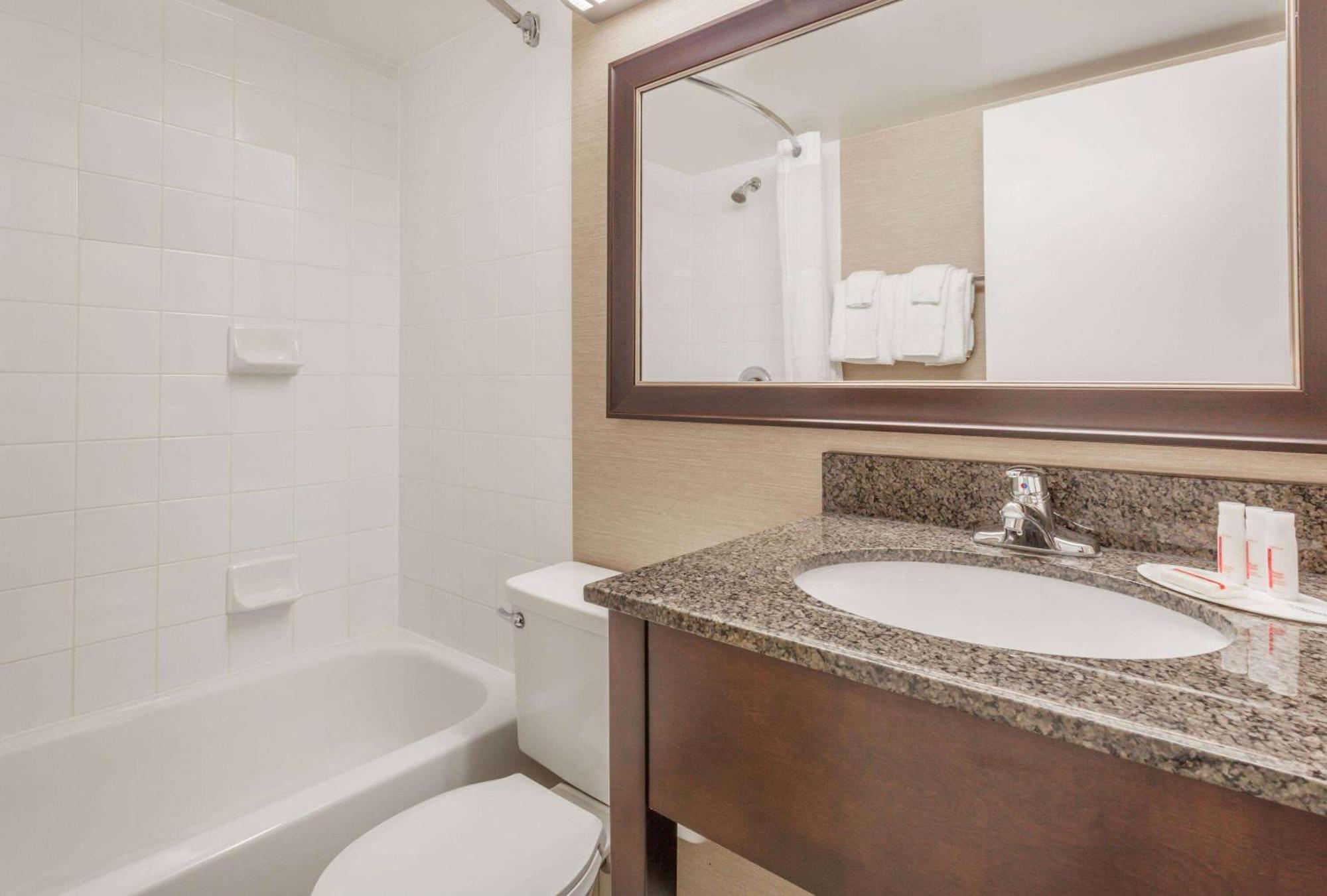 Baymont By Wyndham Hotel 3*