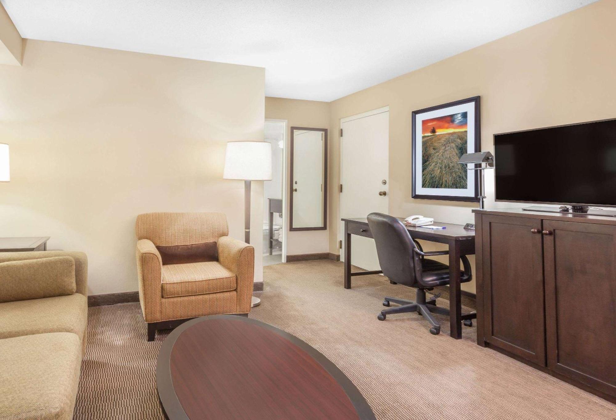 Baymont By Wyndham